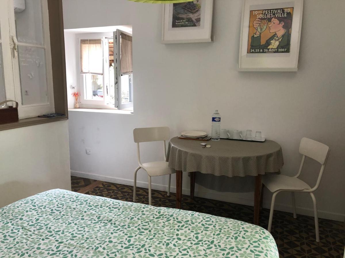 Le Bourguet Bed & Breakfast Sollies Pont Bagian luar foto