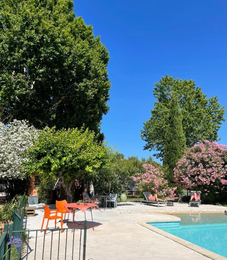 Le Bourguet Bed & Breakfast Sollies Pont Bagian luar foto