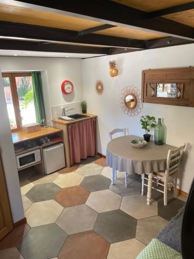 Le Bourguet Bed & Breakfast Sollies Pont Bagian luar foto