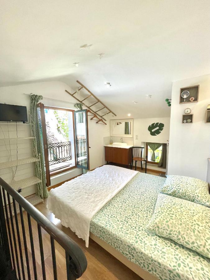 Le Bourguet Bed & Breakfast Sollies Pont Bagian luar foto