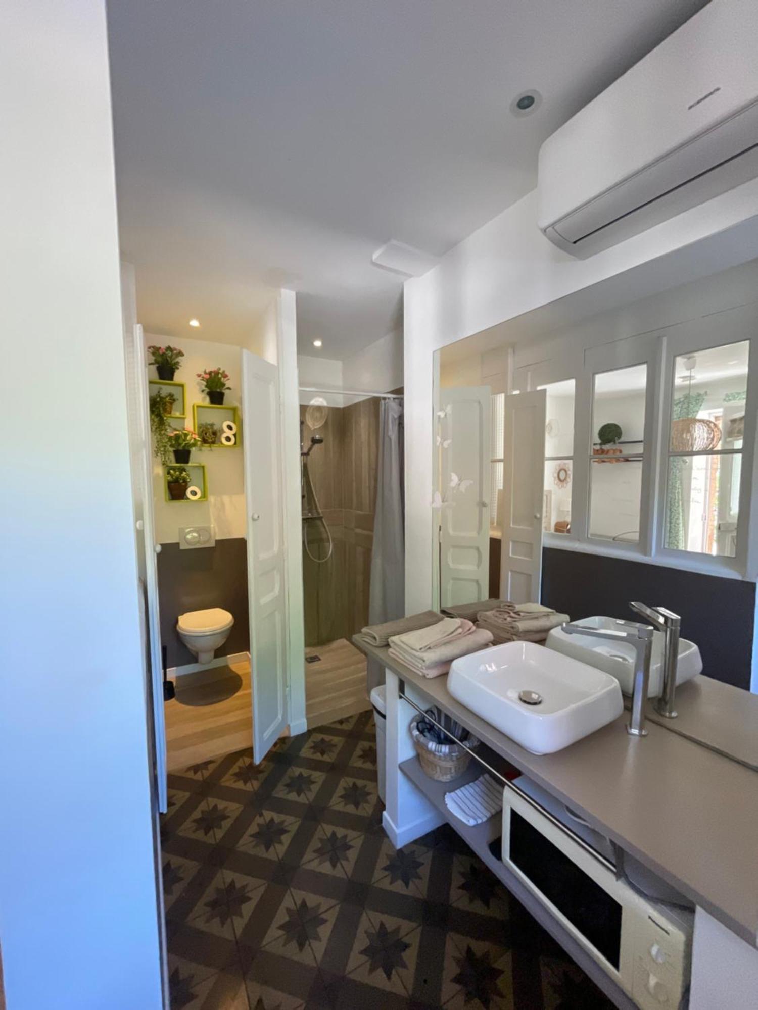 Le Bourguet Bed & Breakfast Sollies Pont Bagian luar foto
